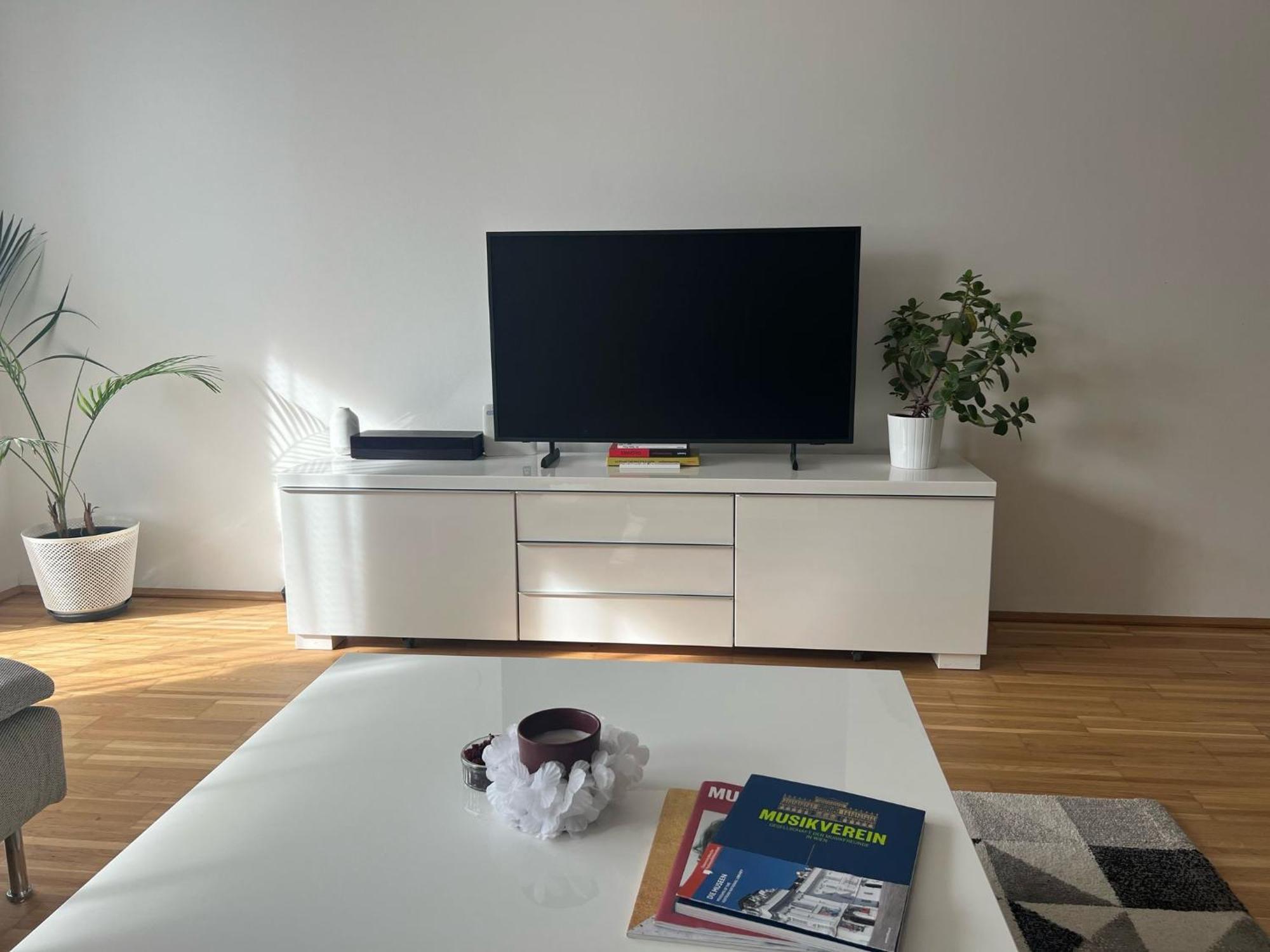 Apartment Wien - Favoriten Luaran gambar